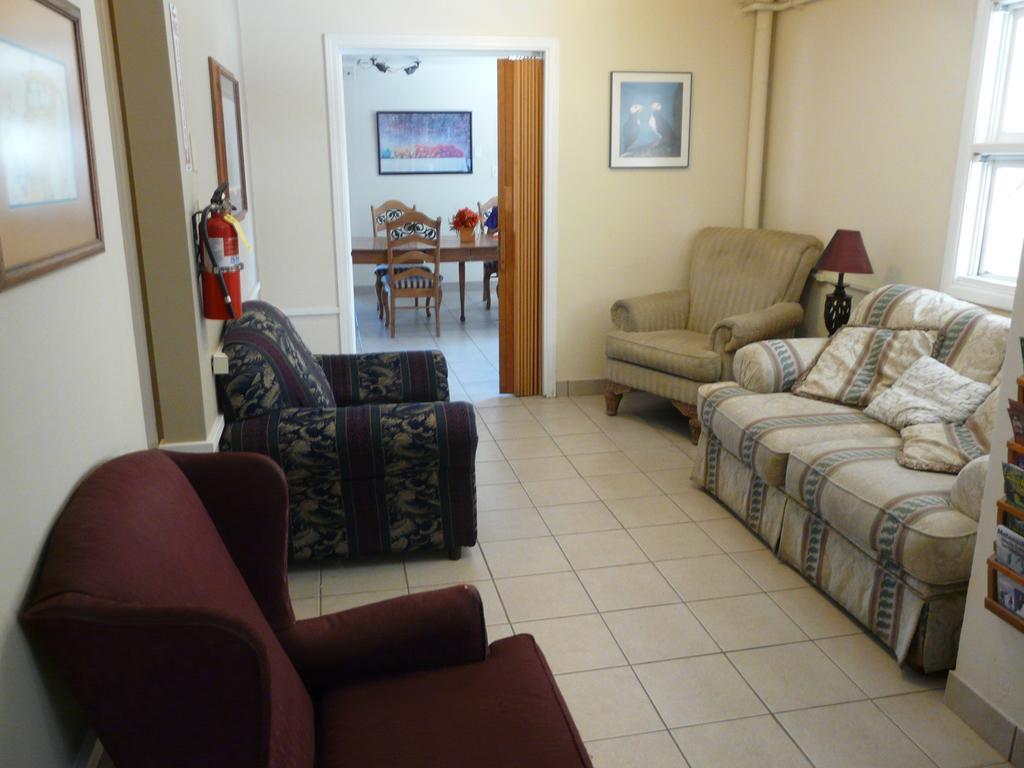 Bent Prop Inn & Hostel Of Alaska - Downtown Anchorage Bagian luar foto