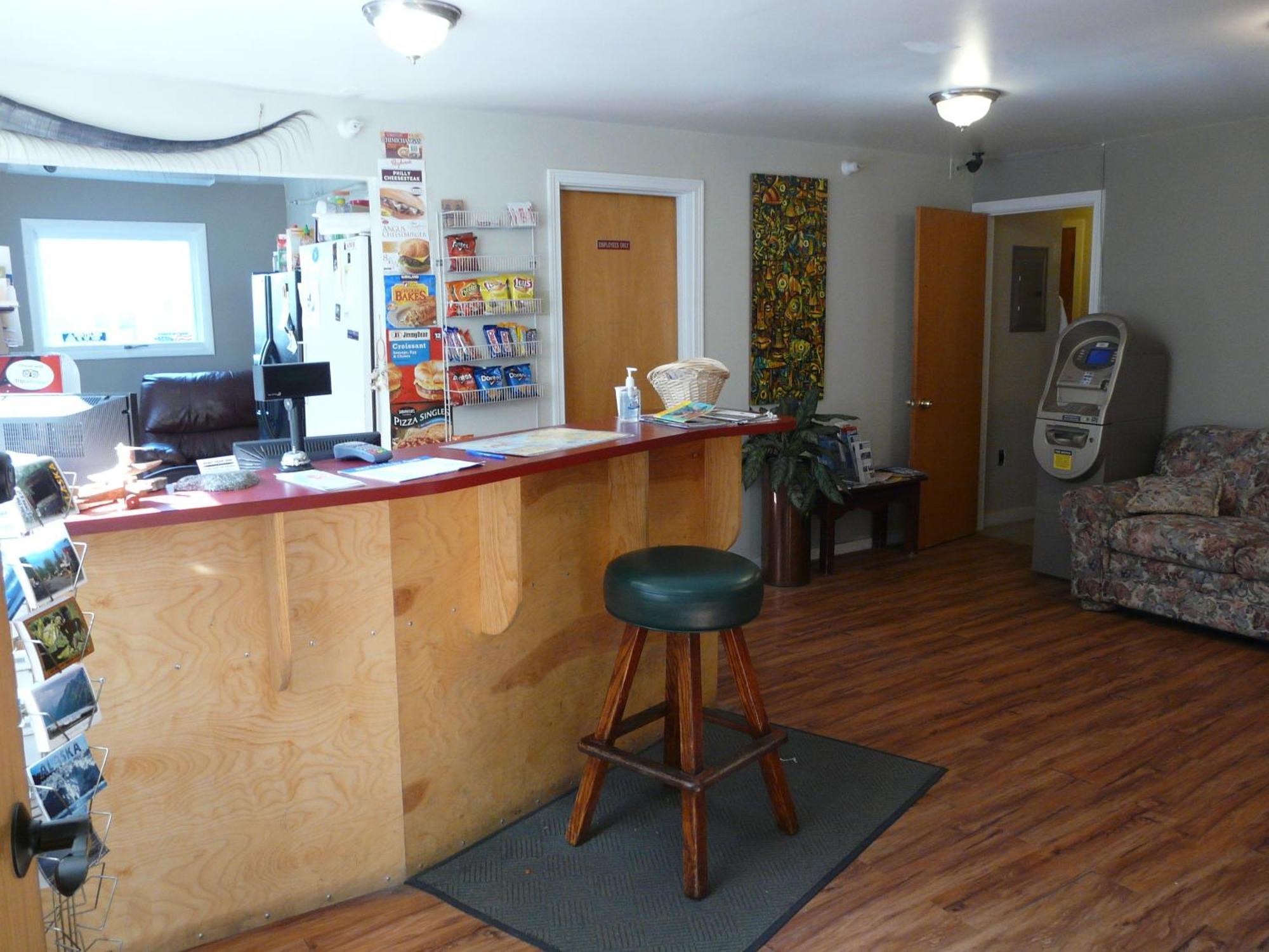 Bent Prop Inn & Hostel Of Alaska - Downtown Anchorage Bagian luar foto