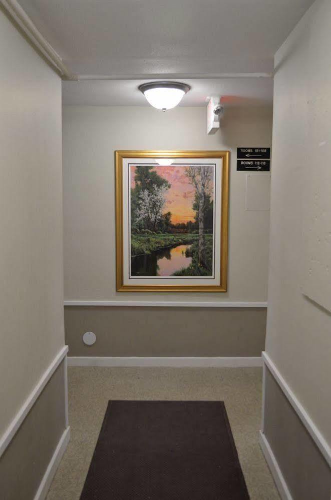 Bent Prop Inn & Hostel Of Alaska - Downtown Anchorage Bagian luar foto