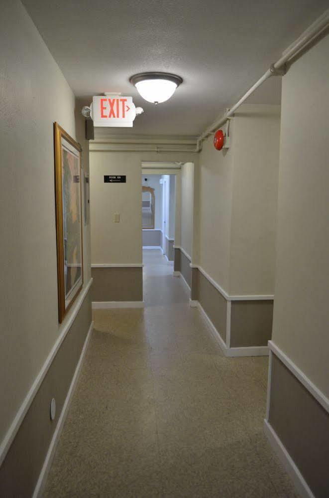 Bent Prop Inn & Hostel Of Alaska - Downtown Anchorage Bagian luar foto