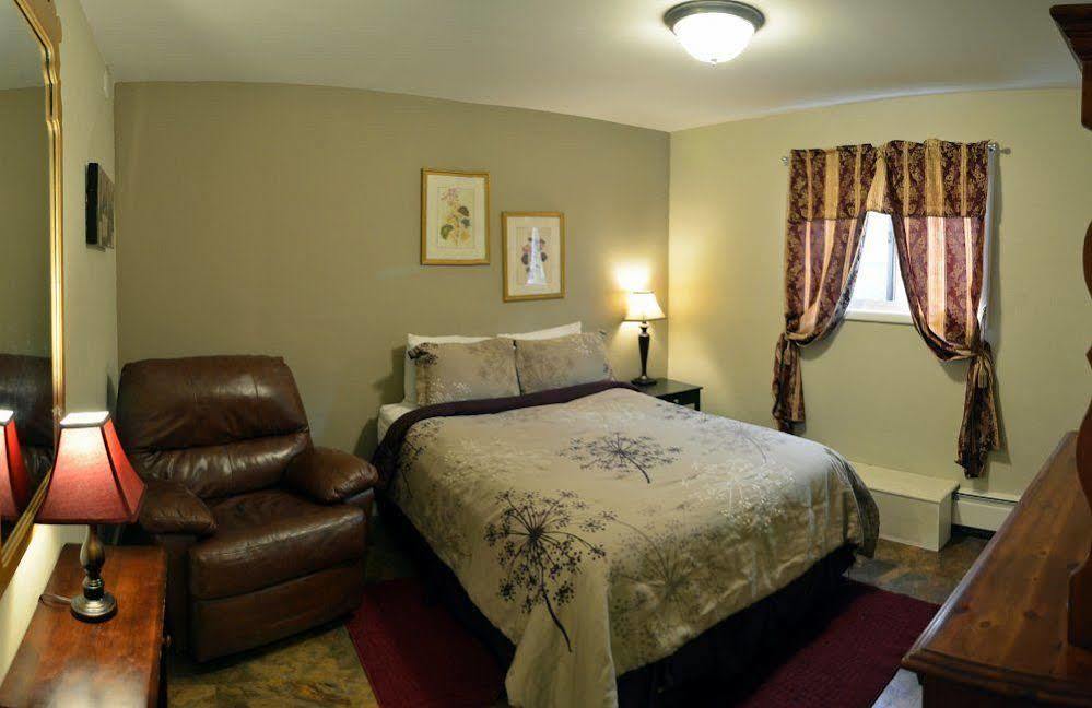 Bent Prop Inn & Hostel Of Alaska - Downtown Anchorage Bagian luar foto